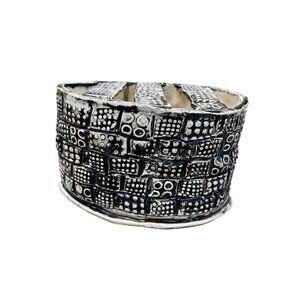 Schwartz Hand made ceramic Baket SKU 9126